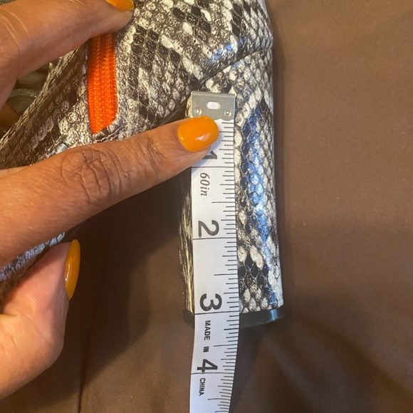 Red Kiss Snake Neonlights boots (E) - Picture 8 of 10